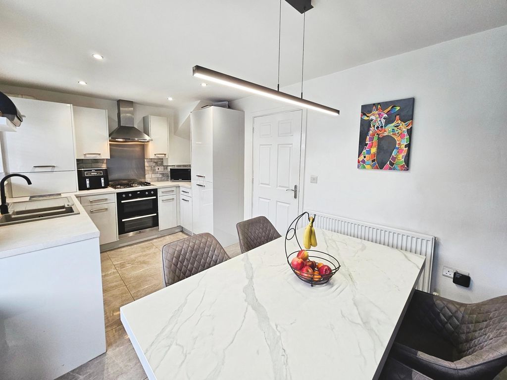 Property photo 3 of 13 Photo 5