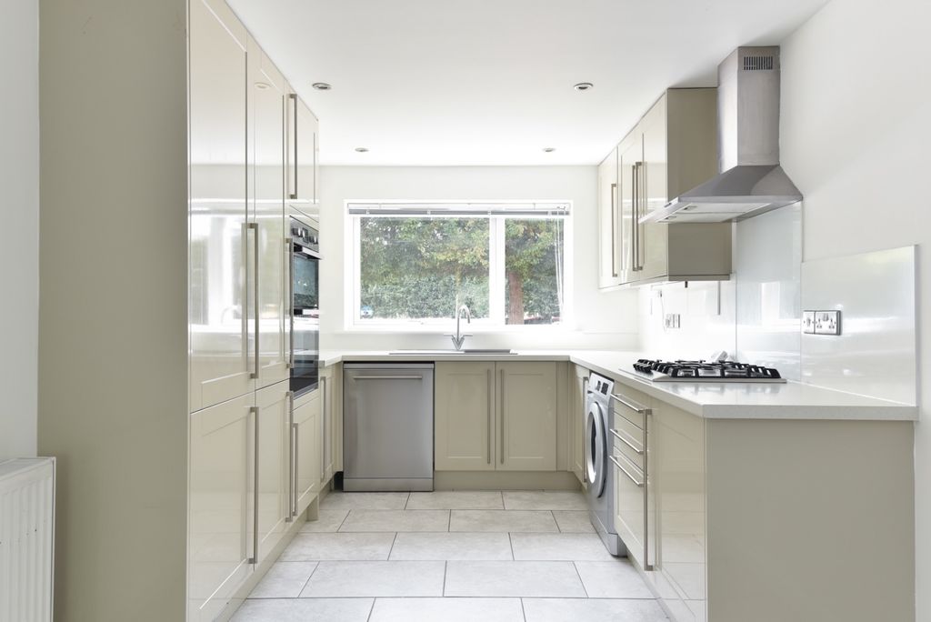 Property photo 2 of 18 4627514