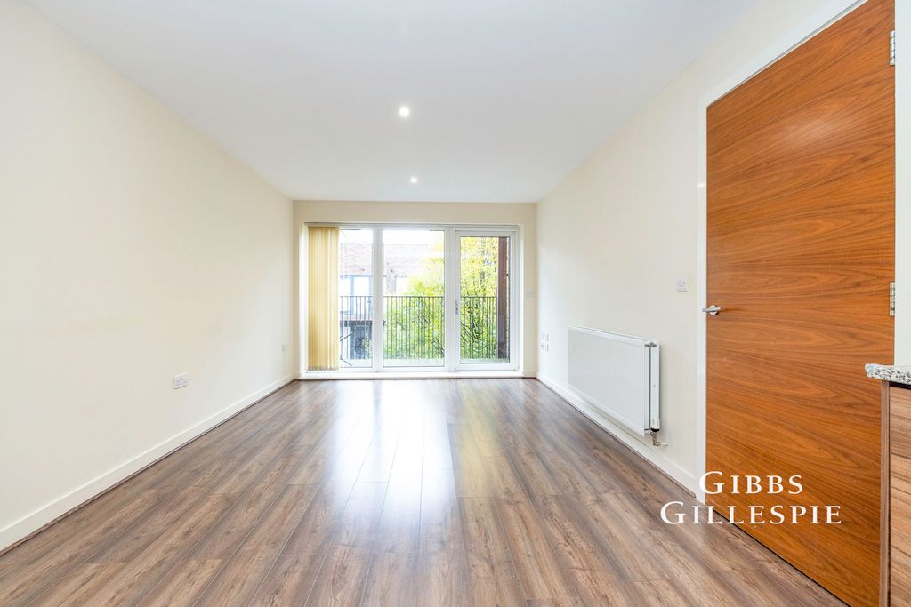 Property photo 2 of 10 Photo