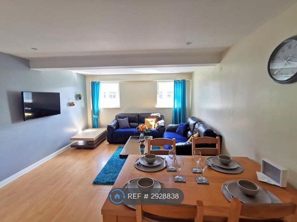 Property photo 3 of 10 Lounge