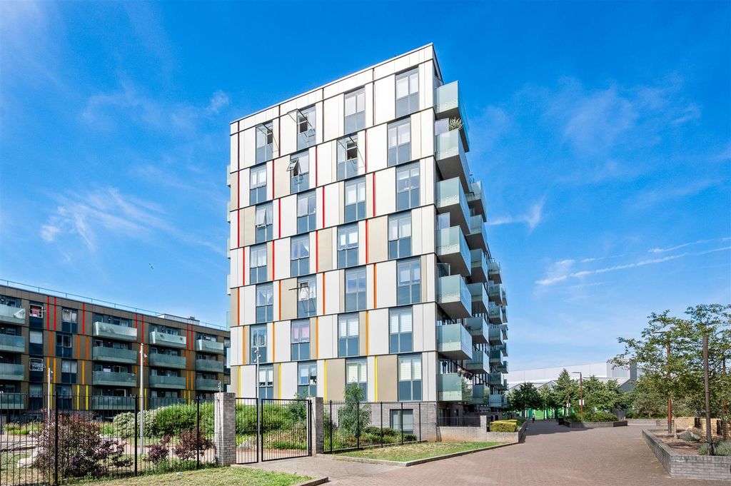 Property photo 1 of 14 Daniels_Dan Court, Lakeside Drive Park Royal Nw10_