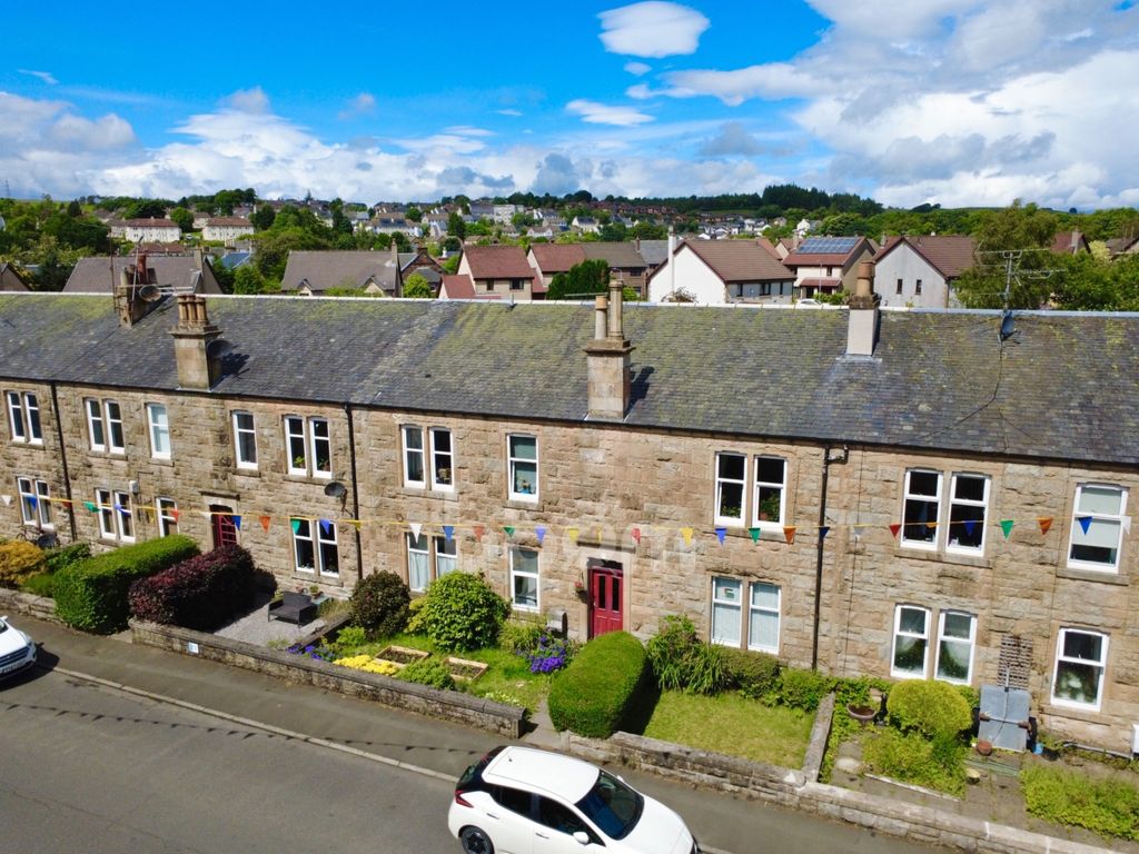 Property photo 1 of 19 Church Street, Lochwinnoch Two Bedroom First Floor