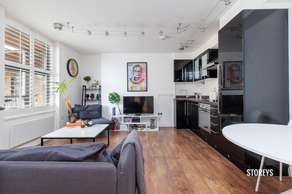 Property photo 1 of 20