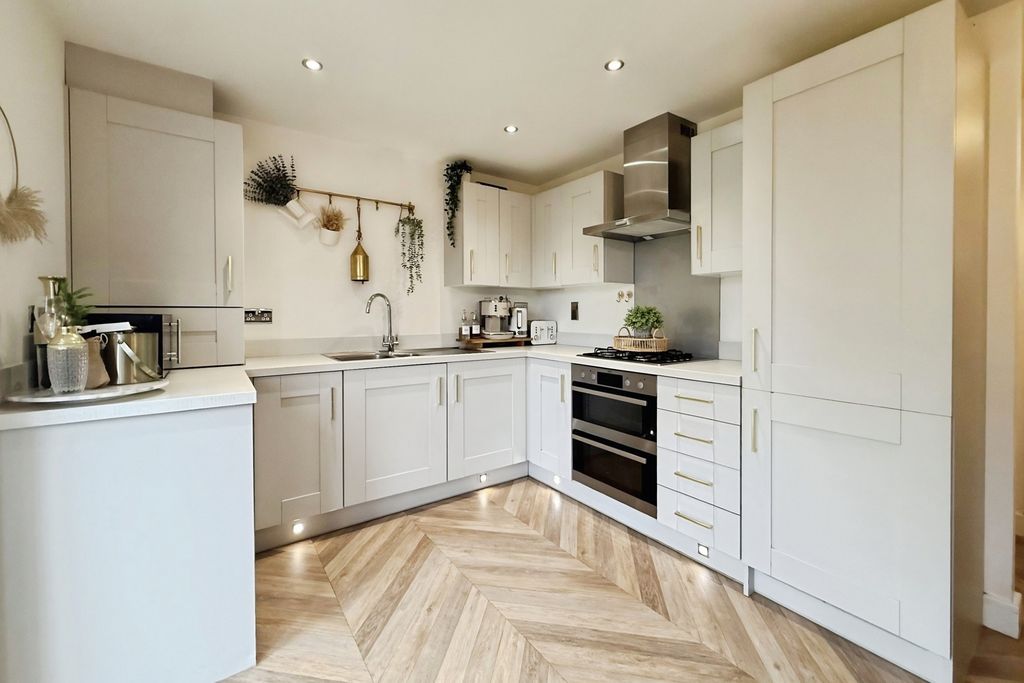 Property photo 3 of 15 Kitchen/Diner