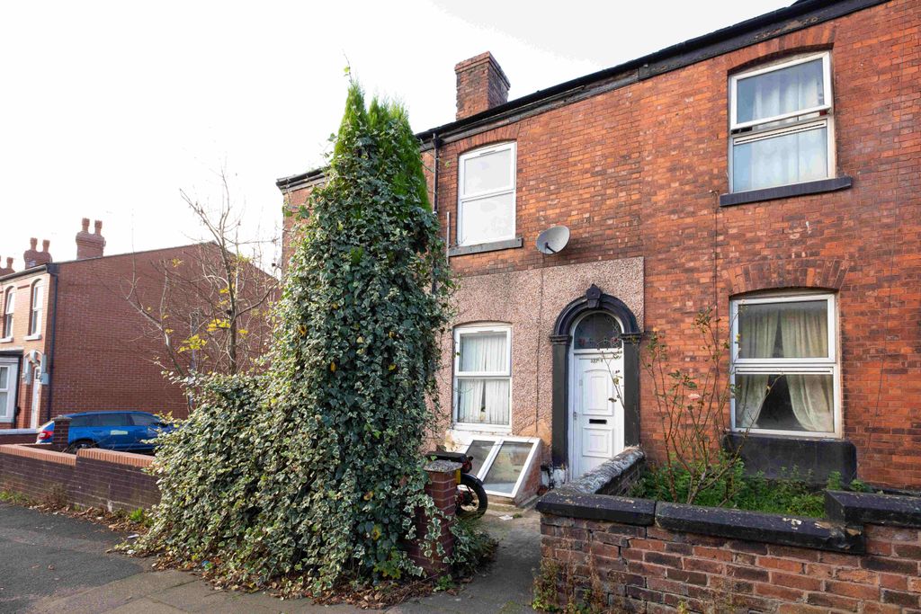 Property photo 1 of 15 External