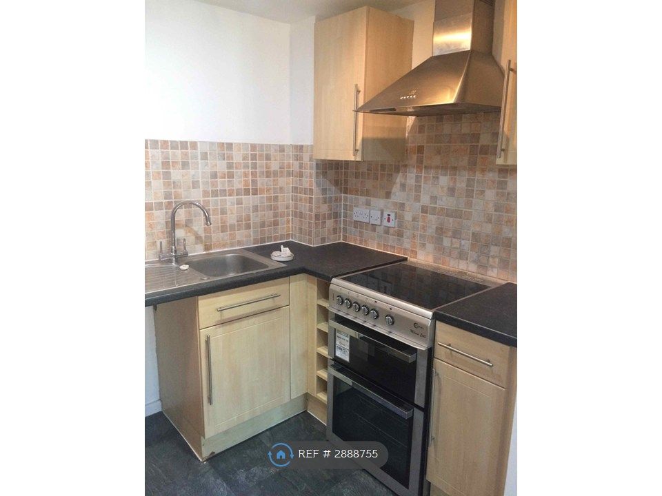 Property photo 2 of 6 Kitchen
