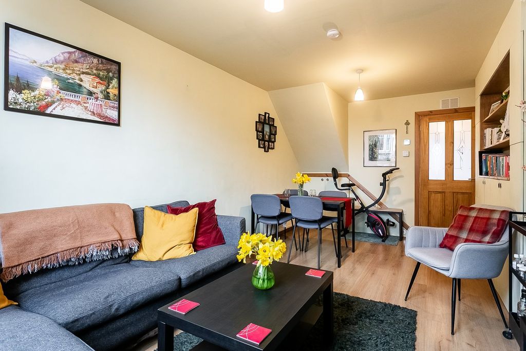 Property photo 3 of 20