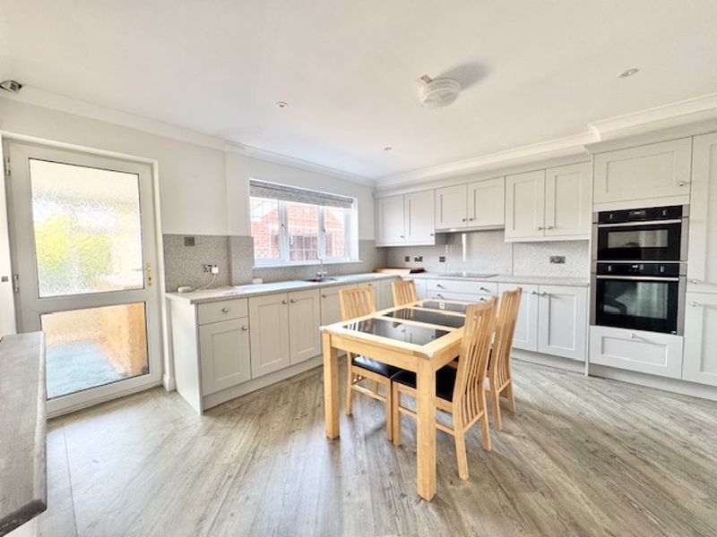 Property photo 3 of 18 Kitchen Diner