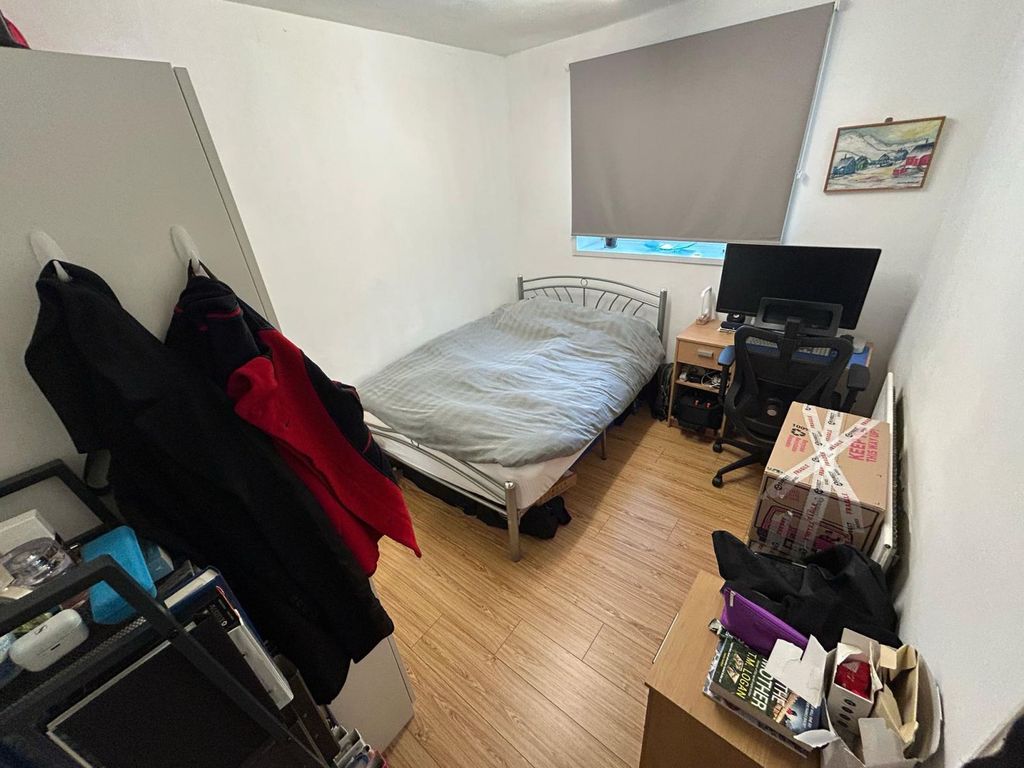 Property photo 3 of 5