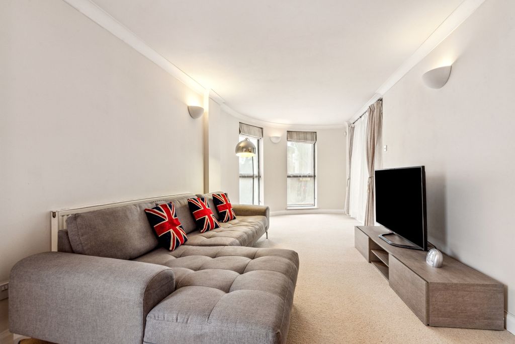Property photo 2 of 16 5
