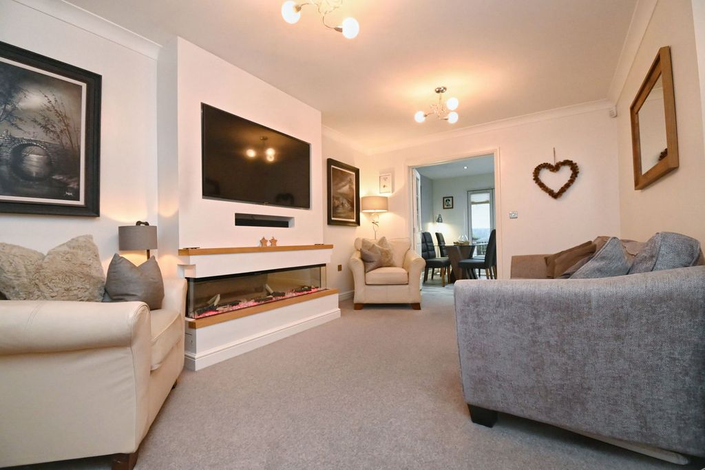 Property photo 3 of 26