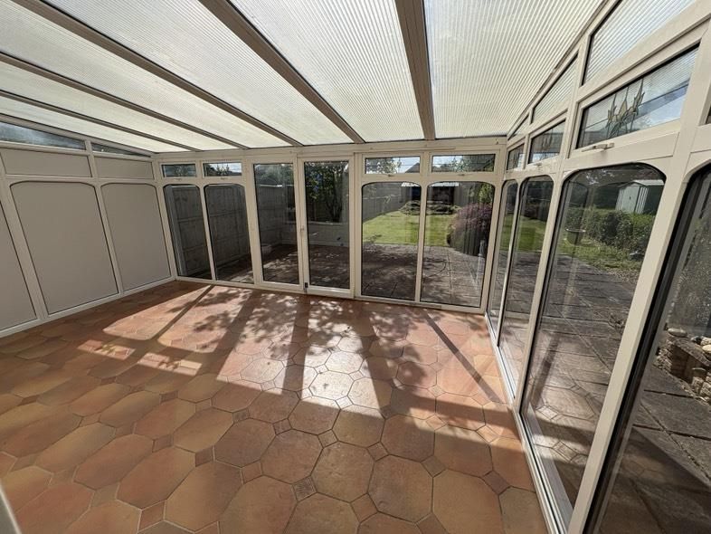 Property photo 3 of 19 Conservatory
