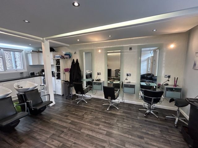 Property photo 2 of 11 Main Salon