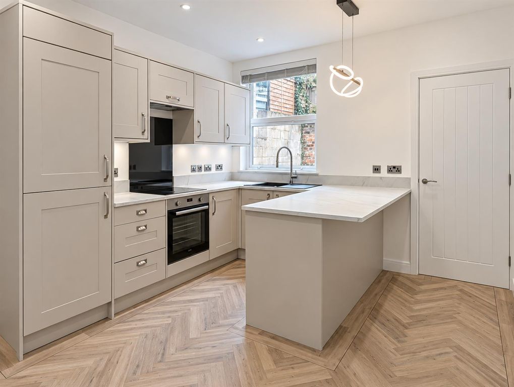 Property photo 2 of 15 1 (15).Png