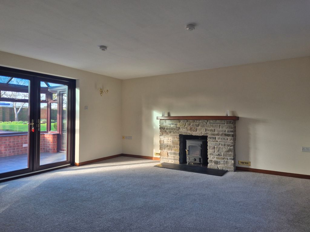 Property photo 2 of 17 Living Room