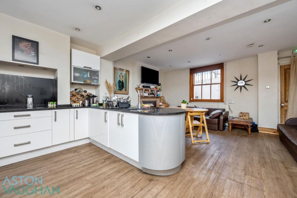 Additional image 6 of 6 bed terraced house to rentClifton Hill, Brighton BN1