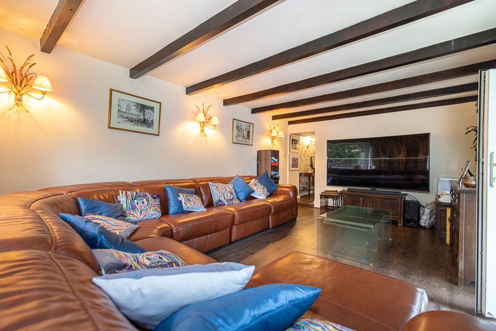 Property photo 2 of 46