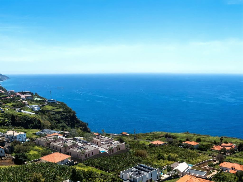 Property photo 2 of 27 Location And Oceans Views