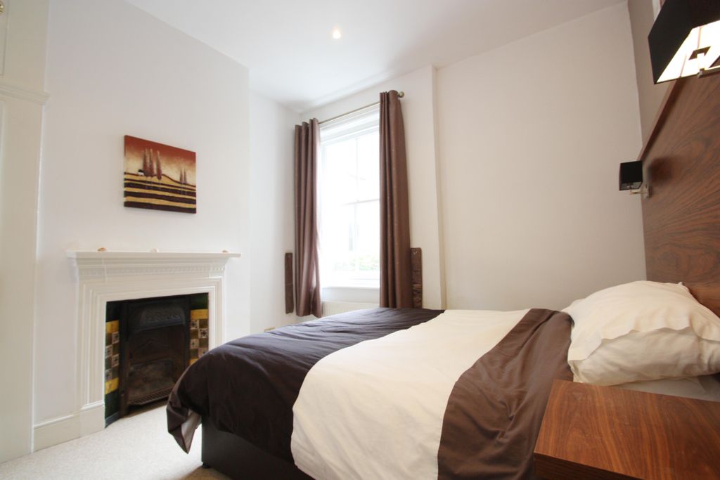 Property photo 3 of 7