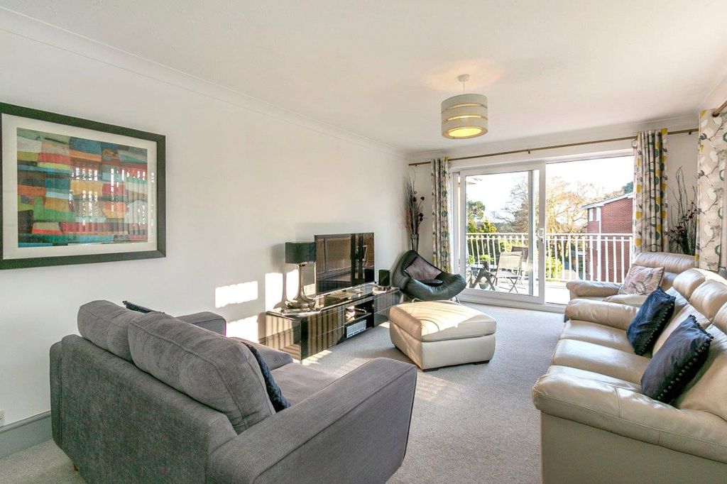 Property photo 3 of 24 Lounge Balcony