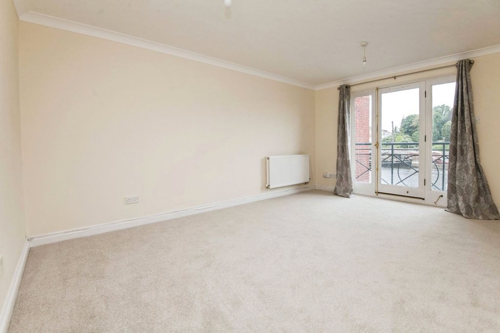 Property photo 2 of 12 Living Room