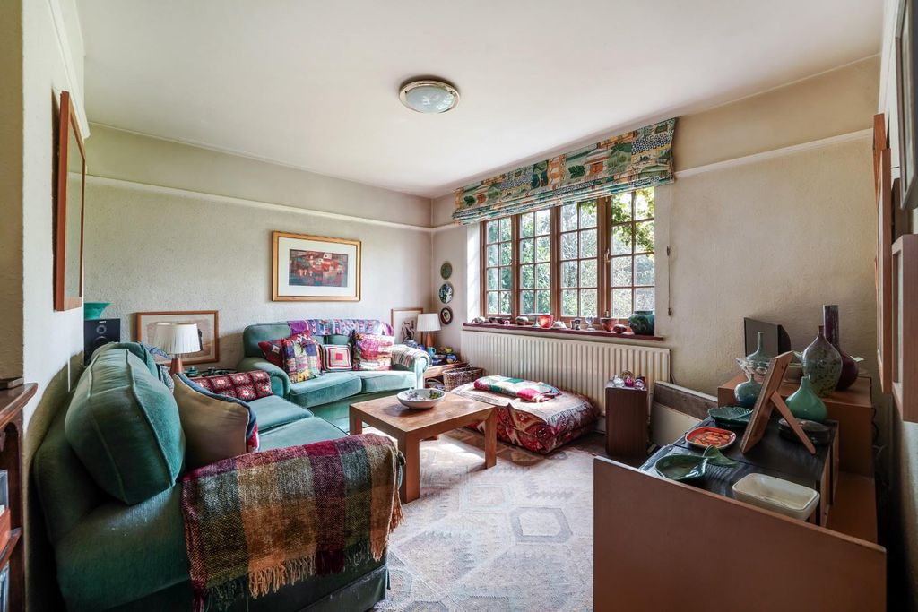 Property photo 2 of 13 Mogardor Road