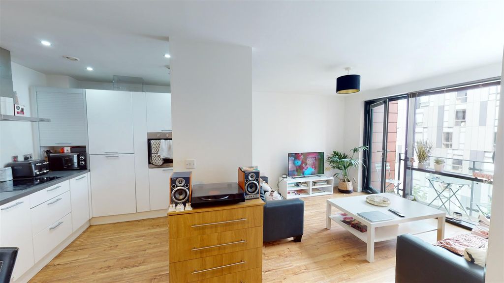 Property photo 1 of 21