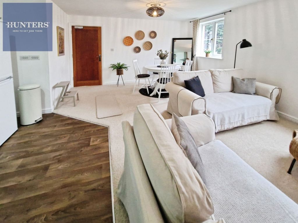 Property photo 3 of 7 Pbox-Img.Jpg