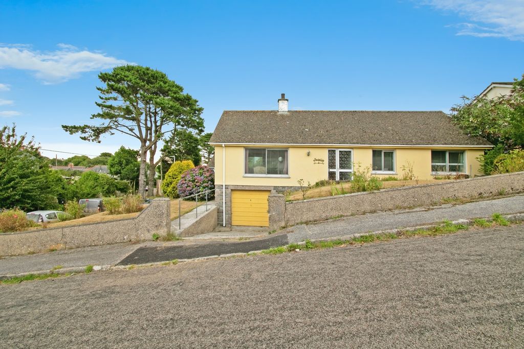 Property photo 1 of 17 Front