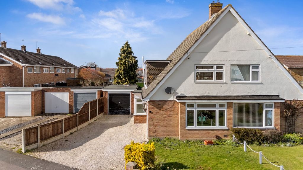 Property photo 2 of 21