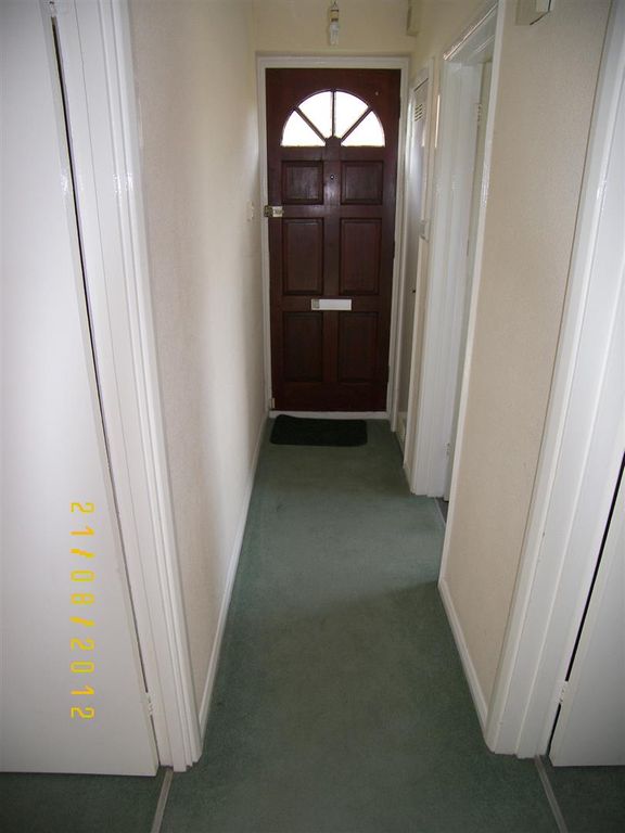 Property photo 3 of 9 22 Peplins Way Inventory Pictures 22.8.12 2012-08-