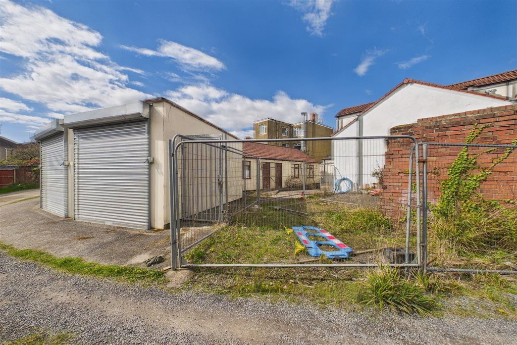 Additional image 8 of 4 bed flat for saleHighridge Road, Bishopsworth, Bristol BS13