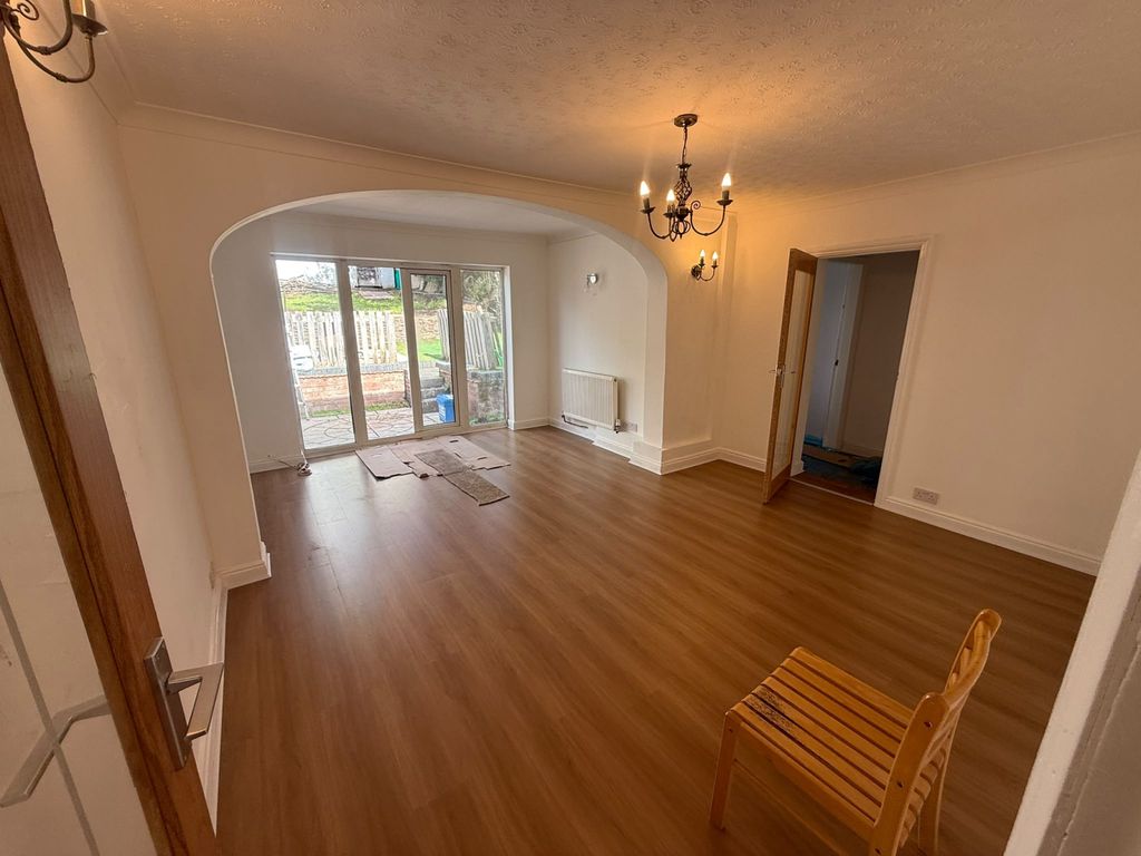 Property photo 1 of 11 3 Bedroom Semi-Detached House - Available To Let