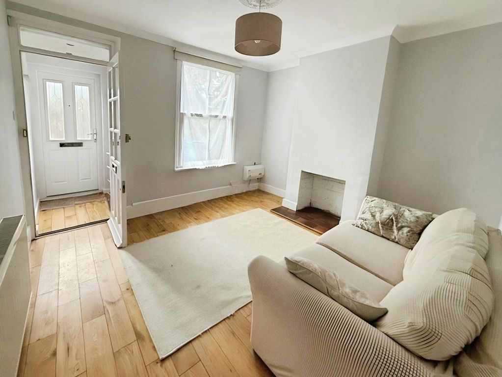 Property photo 2 of 10 Pbox-Img.Jpg