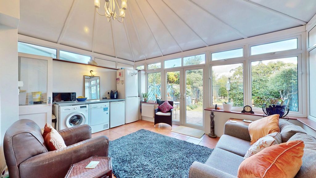 Property photo 3 of 27