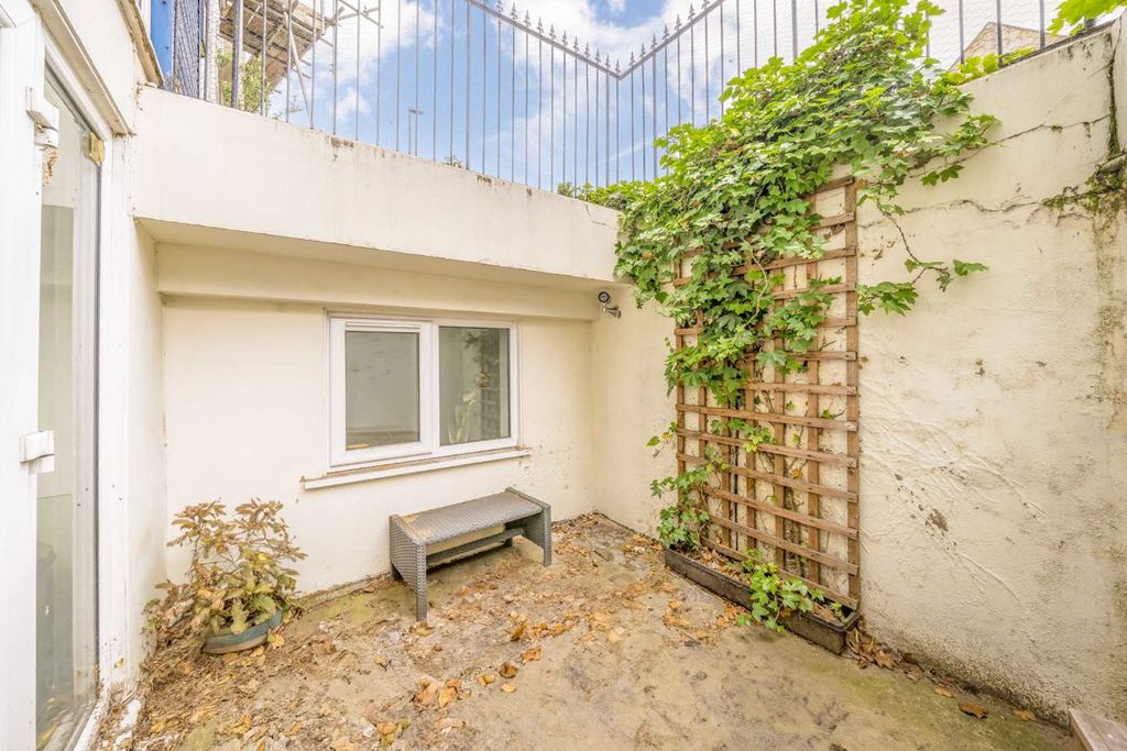 Property photo 2 of 4