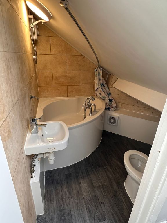 Property photo 2 of 3