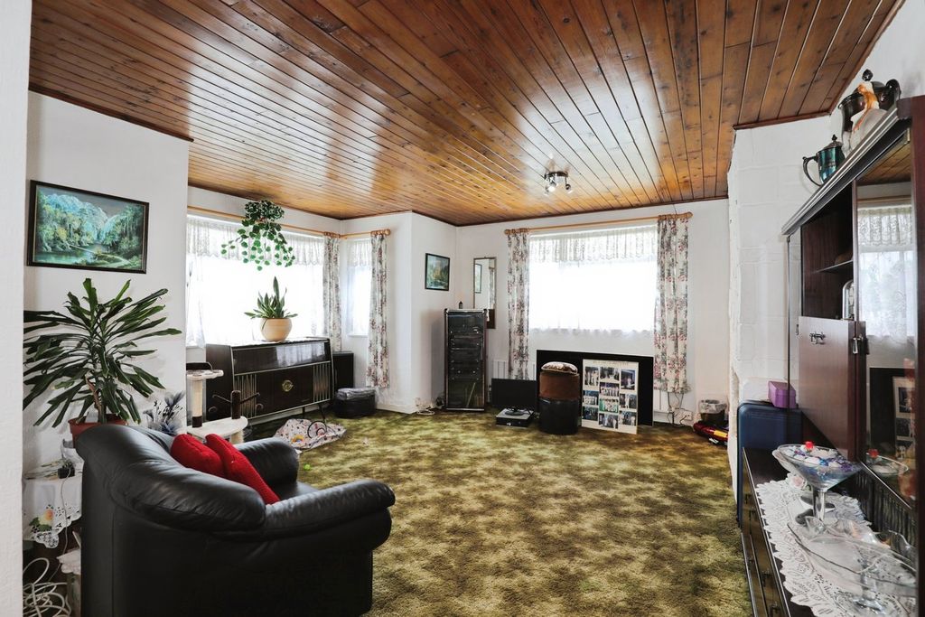 Property photo 2 of 31
