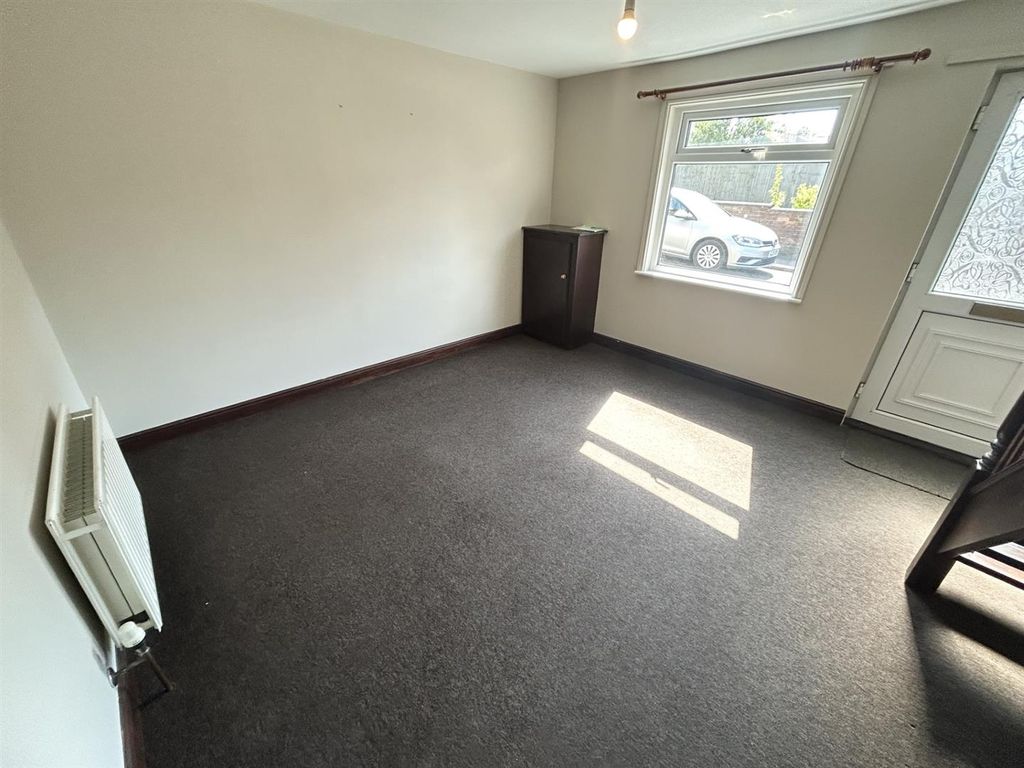 Property photo 3 of 12 293d04d9-Bf2E-4F8c-Bd11-3B4035625315.Jpg