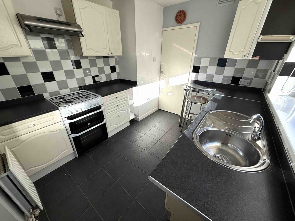 Property photo 2 of 13 Gallery