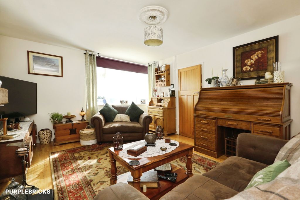 Property photo 2 of 41