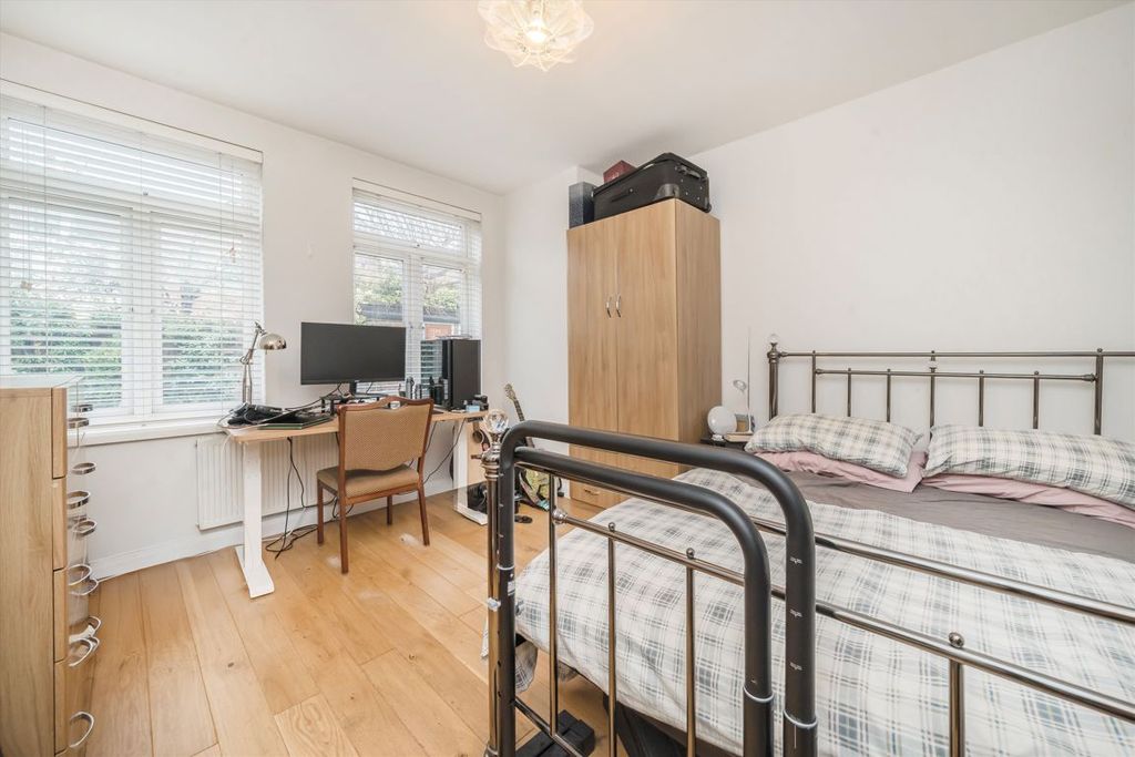 Property photo 2 of 11