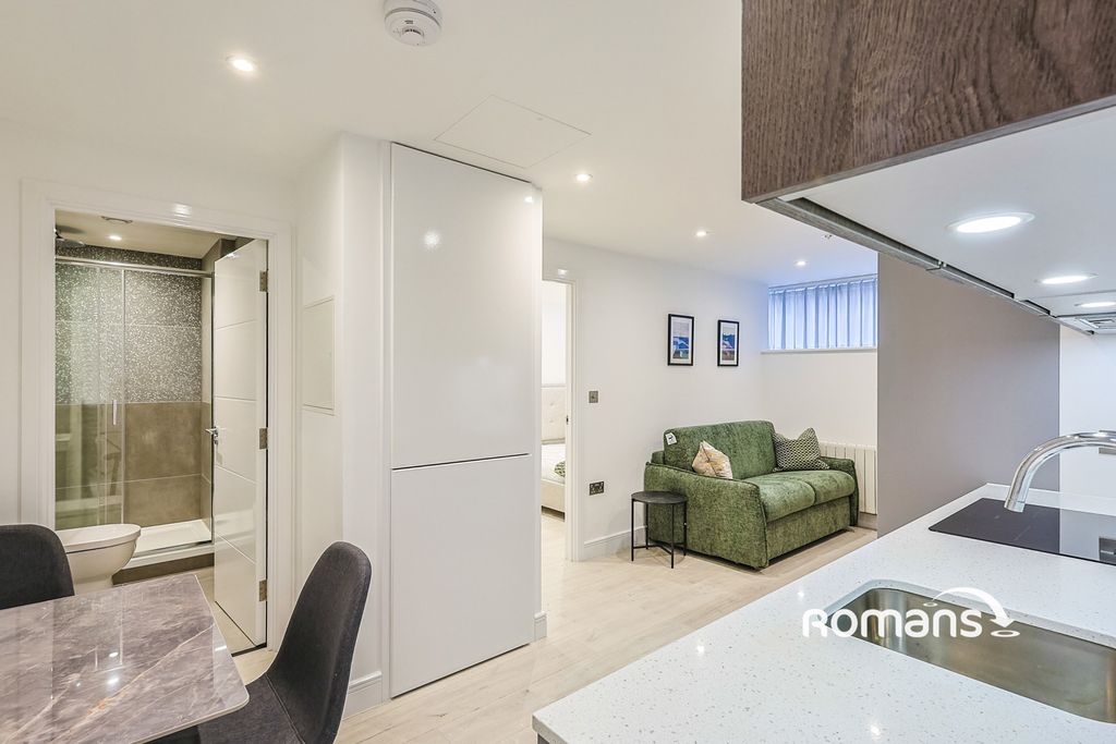 Property photo 1 of 10 Photo