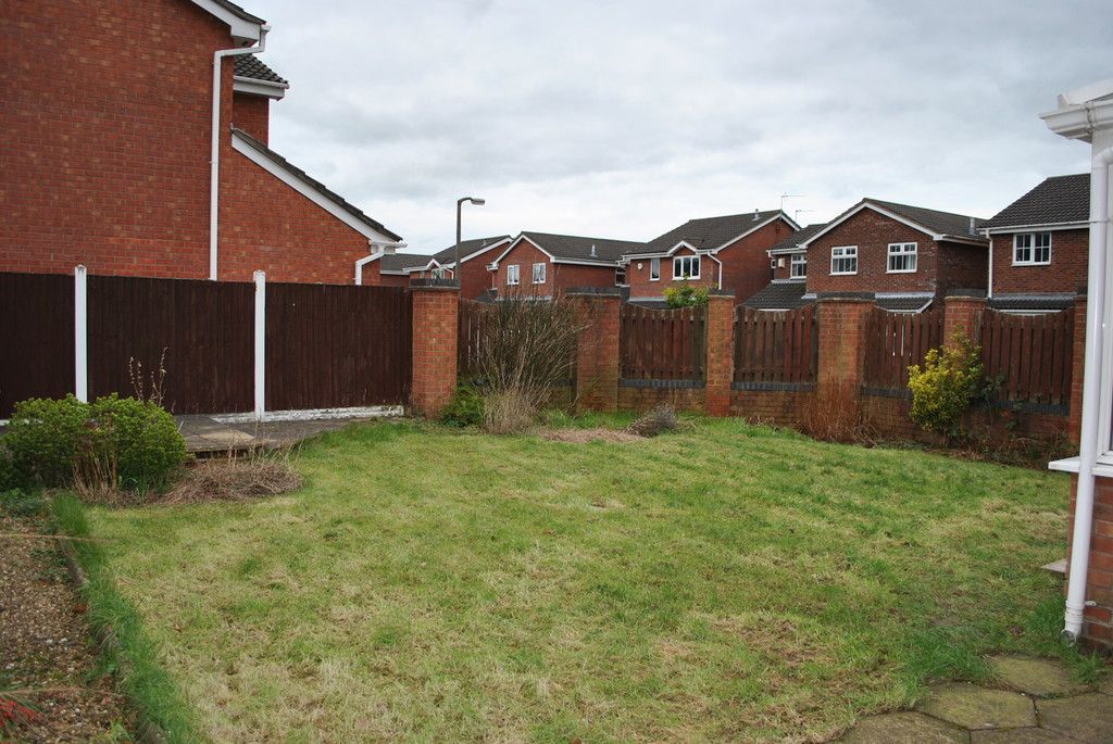 Property photo 2 of 12 Garden