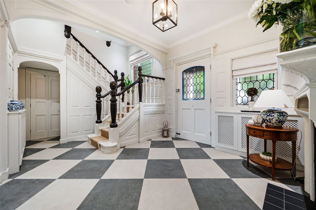 Property photo 2 of 29 Entrance