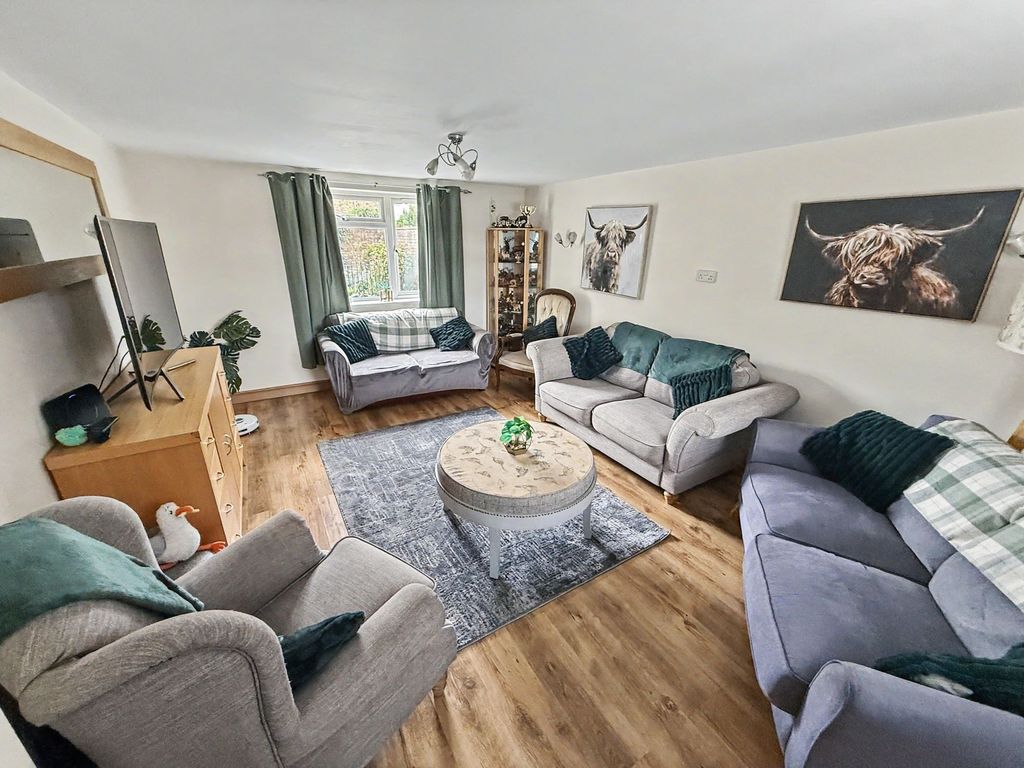 Property photo 2 of 26