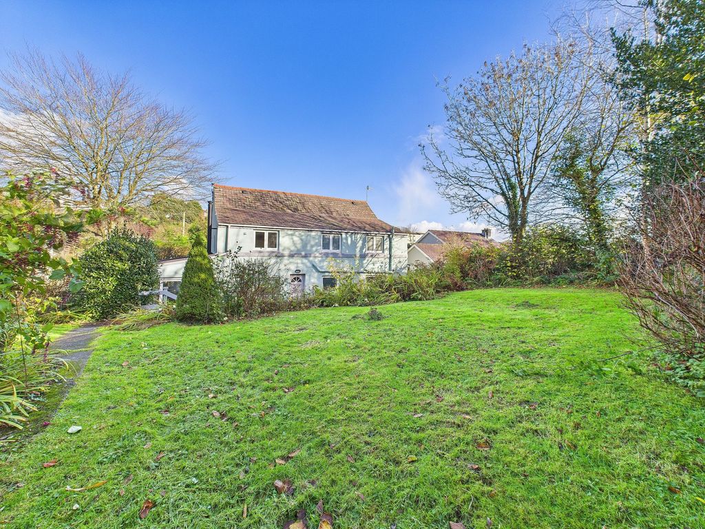 Property photo 3 of 31