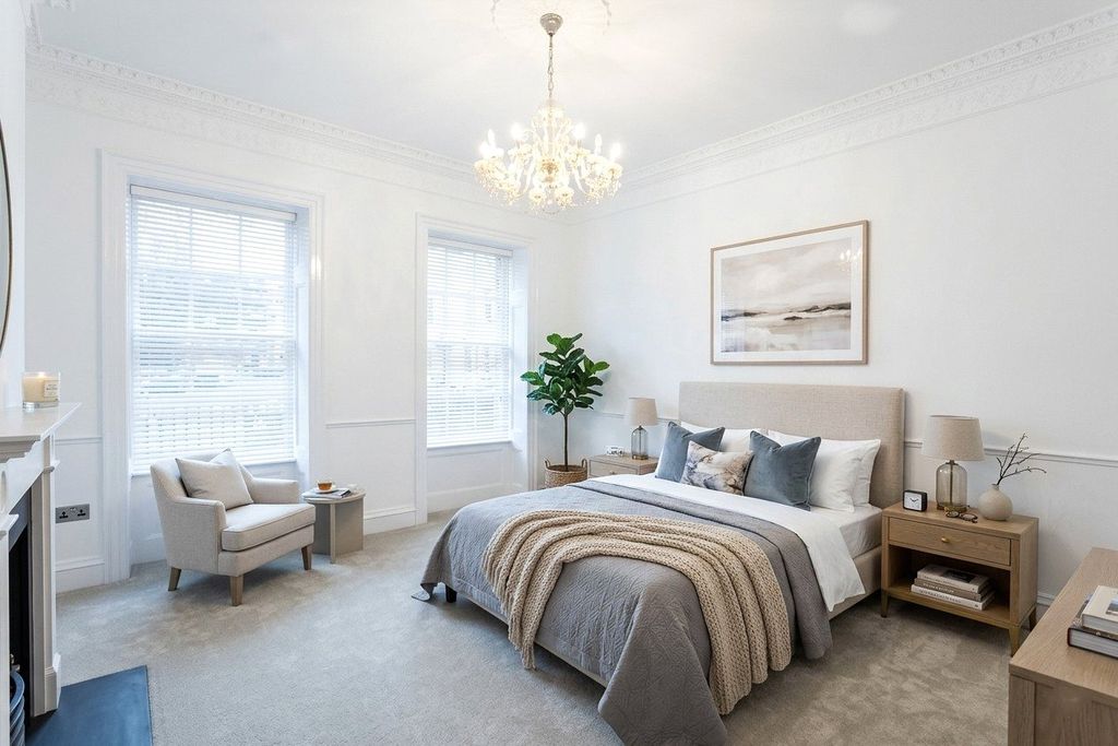 Property photo 3 of 8 Bedroom