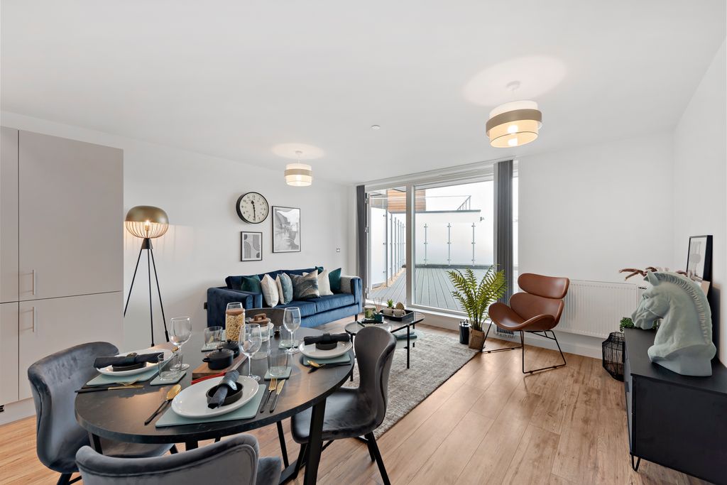 Property photo 2 of 11