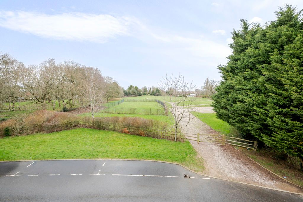 Property photo 3 of 28 Photo 8